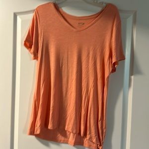 Women’s v neck shimmer shirt size large